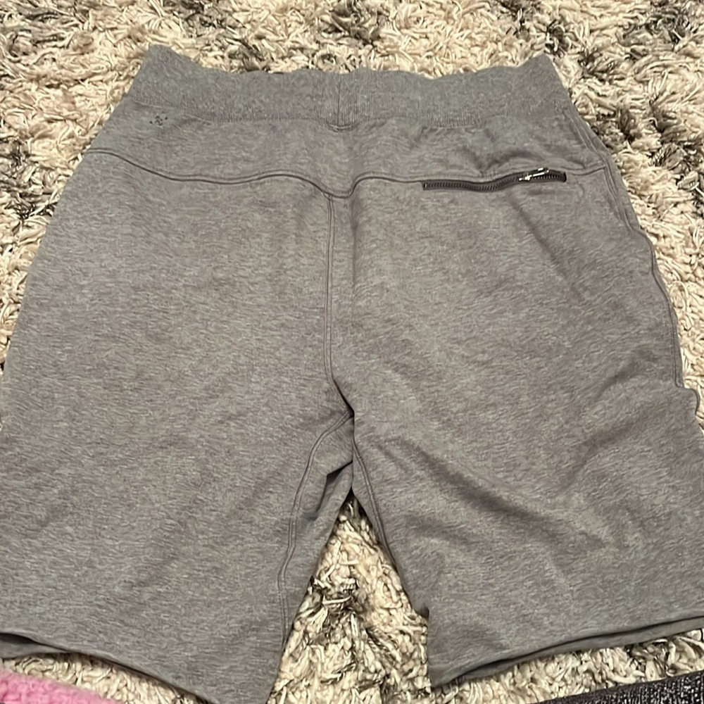 Shorts - Picture 3 of 4